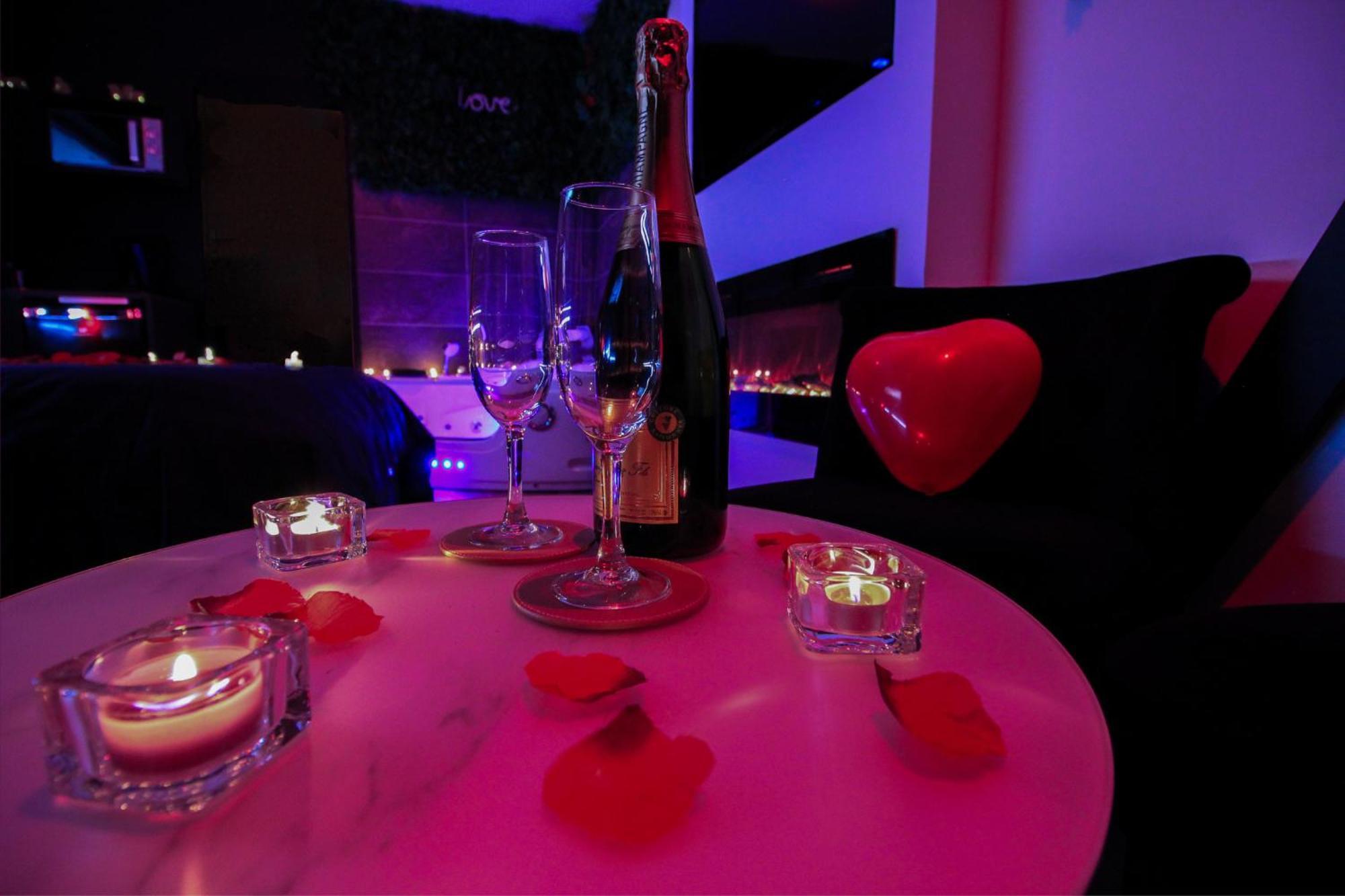 Loveroomxspa Bourg-Saint-Christophe Exterior foto