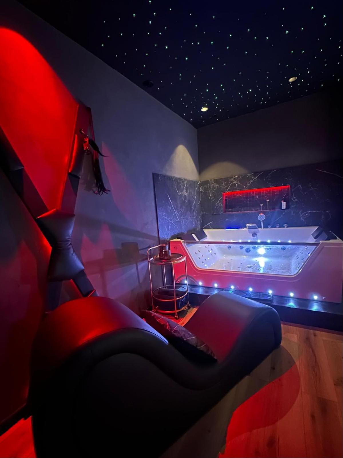 Loveroomxspa Bourg-Saint-Christophe Exterior foto