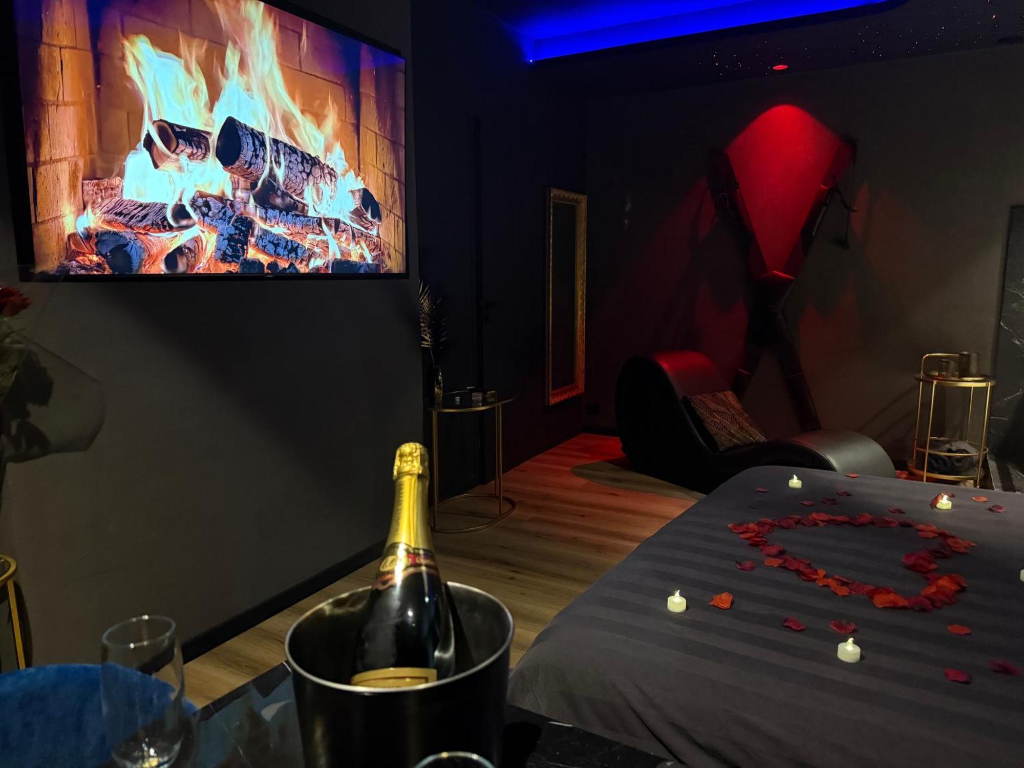 Loveroomxspa Bourg-Saint-Christophe Exterior foto