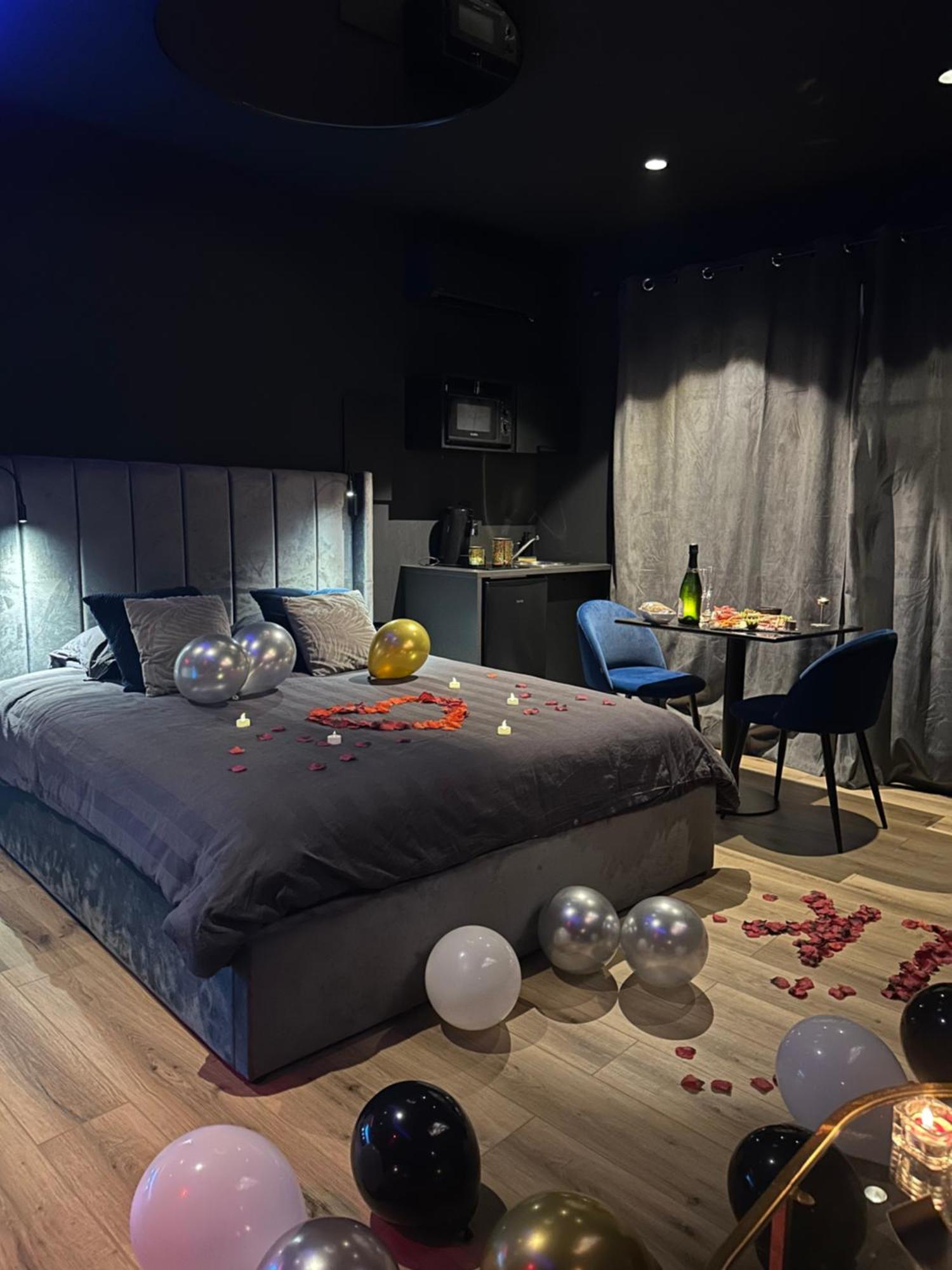 Loveroomxspa Bourg-Saint-Christophe Exterior foto